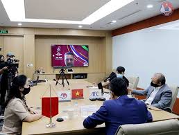 大學主持詞開場白